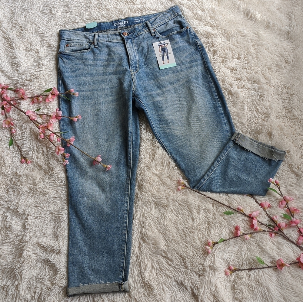 NEW Denizen Levi's